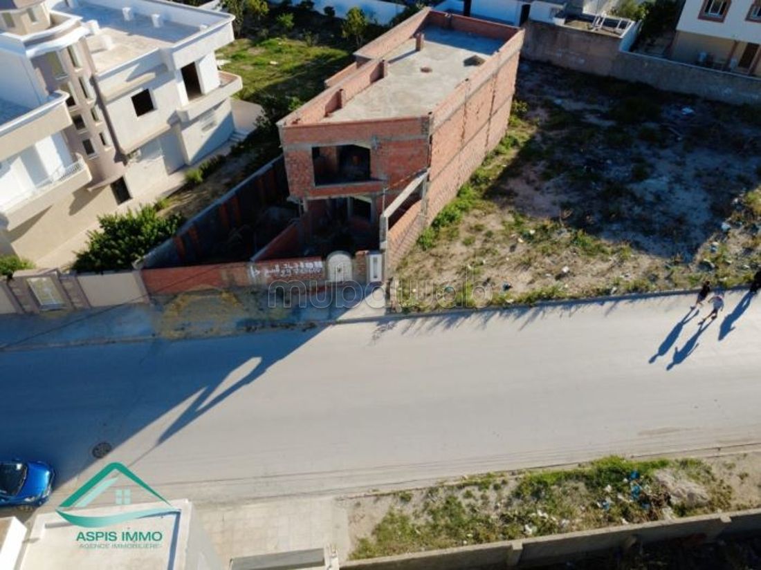 Duplex inachevée à cité Riadh Kelibia