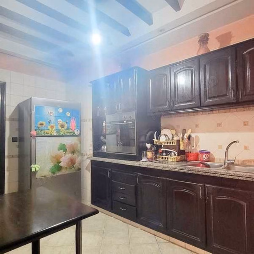 Apartment to purchase in Les Hôpitaux. 5 large living areas. Carpark and garden