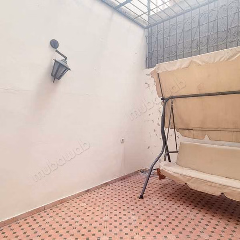 Apartment to purchase in Les Hôpitaux. 5 large living areas. Carpark and garden