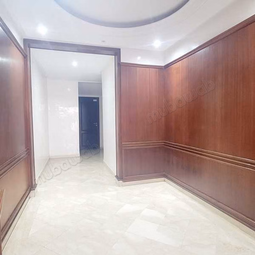 Apartment to purchase in Les Hôpitaux. 5 large living areas. Carpark and garden