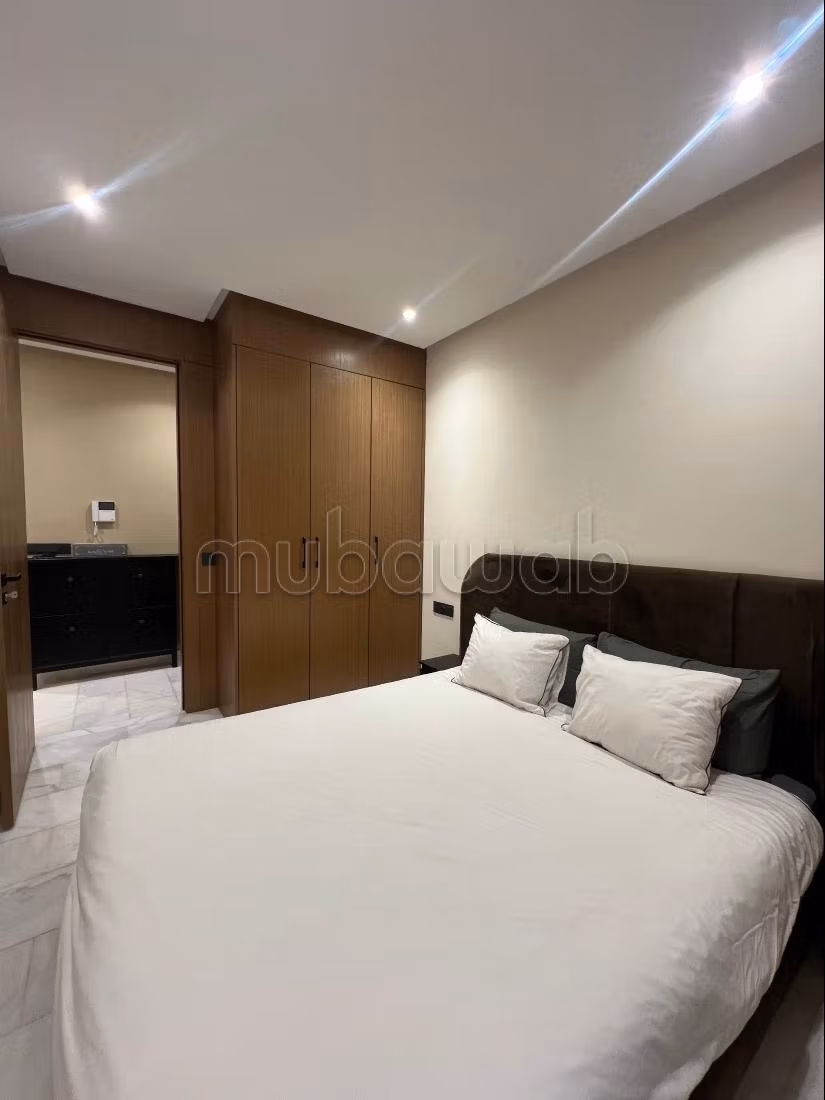 Find an apartment to buy in Les princesses. 1 Living area. Caretaker and air conditioning