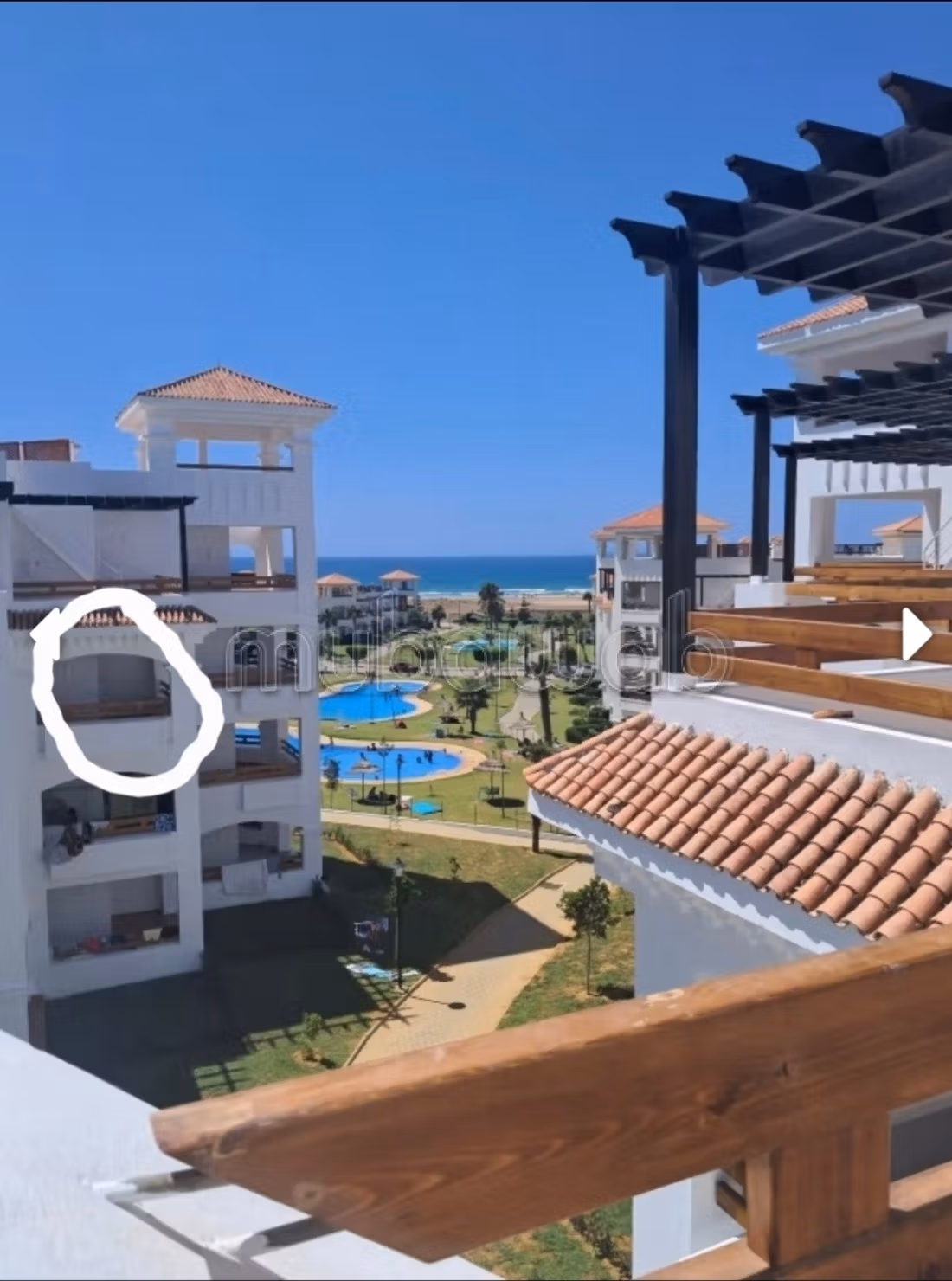 Luxe gemeubileerd app. Met geweldig zee uitzicht