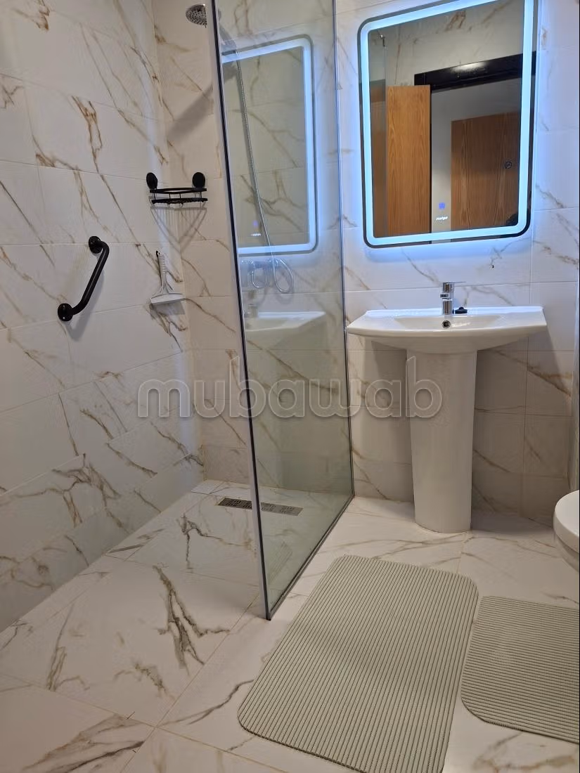 Luxe gemeubileerd app. Met geweldig zee uitzicht