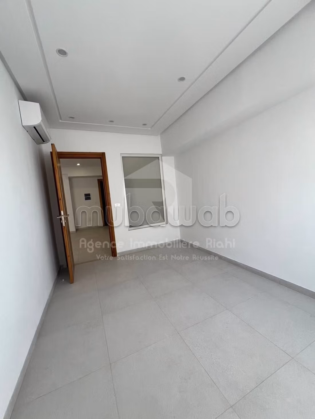 Ufficio da affittare. Superficie totale 1 m². Internet