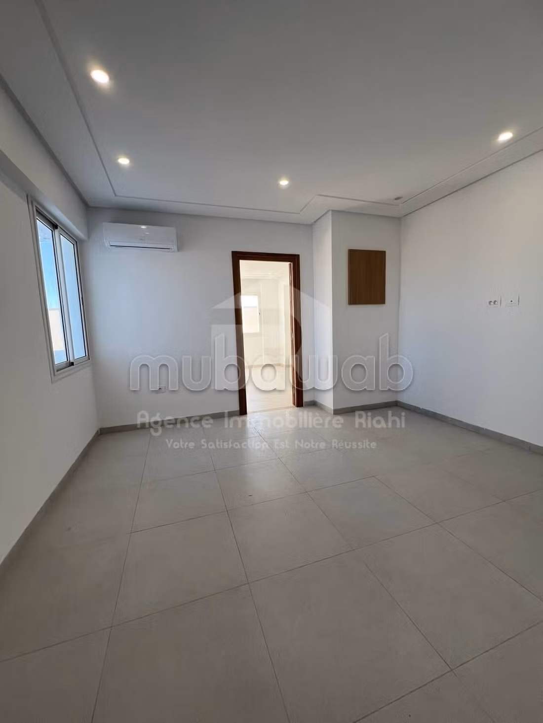 Ufficio da affittare. Superficie totale 1 m². Internet