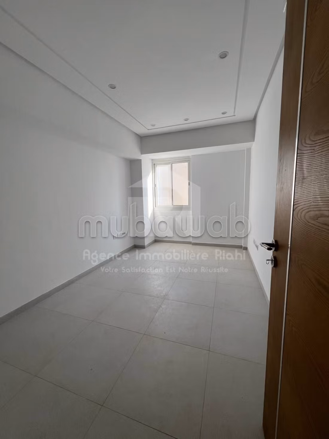 Ufficio da affittare. Superficie totale 1 m². Internet