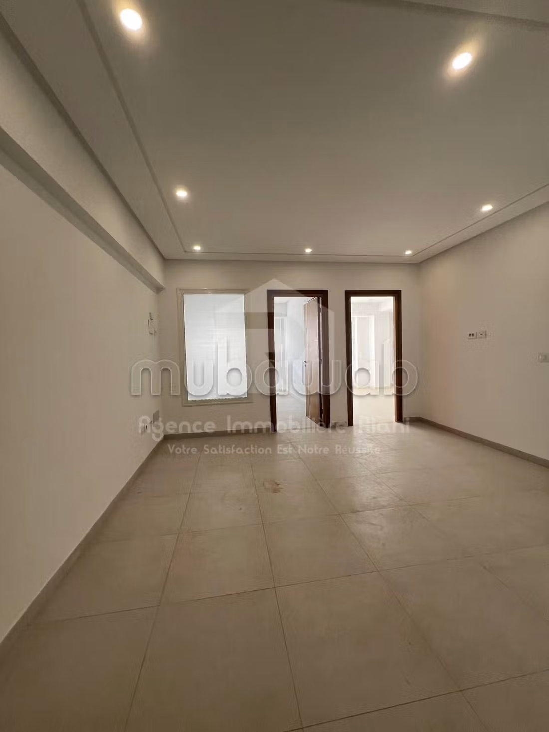Ufficio da affittare. Superficie totale 1 m². Internet