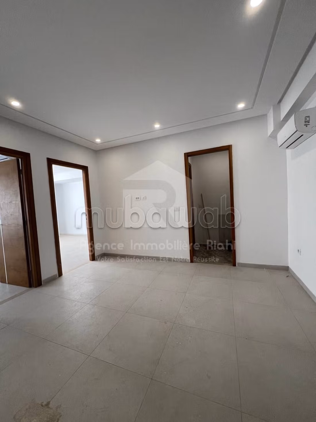 Ufficio da affittare. Superficie totale 1 m². Internet