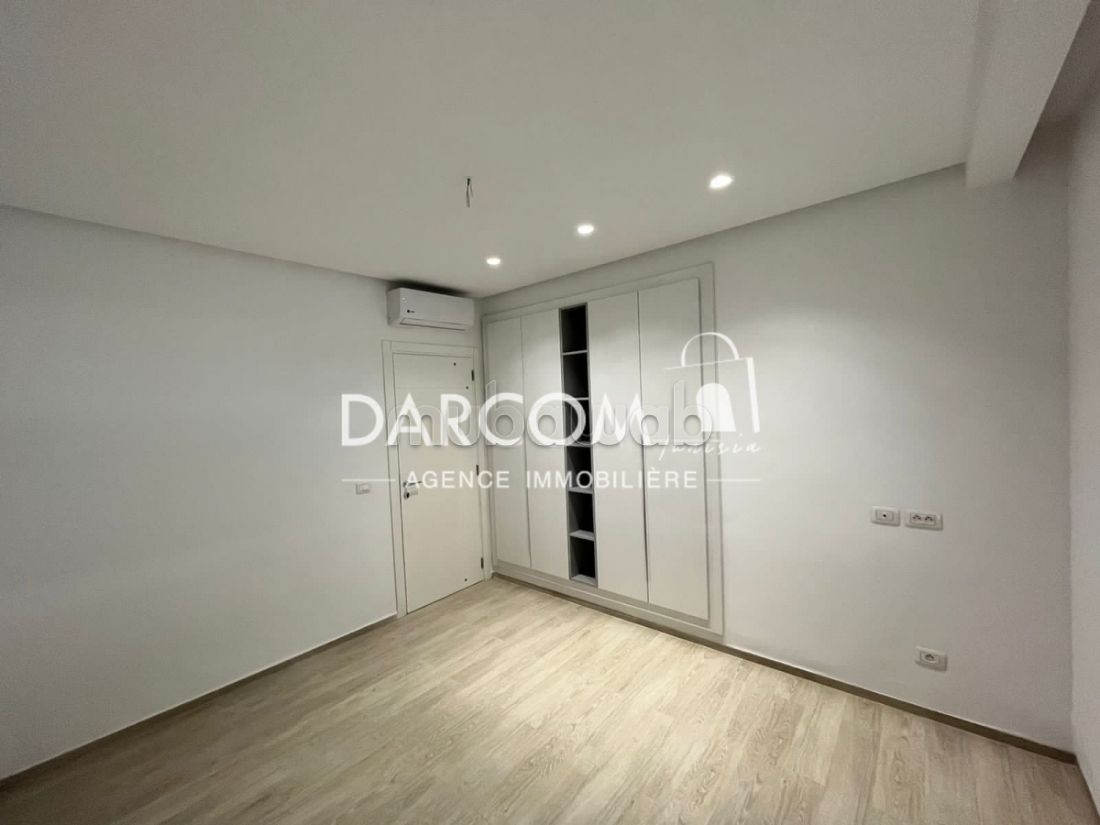 DES S3 Neuf à La Soukra