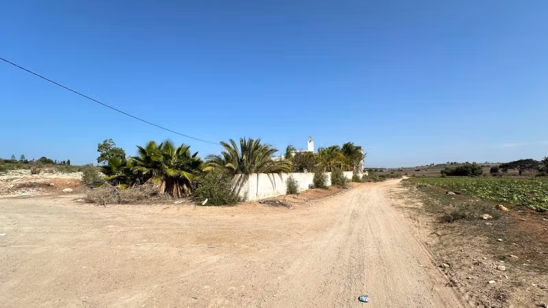 Te koop: land. Oppervlakte 10000 m²