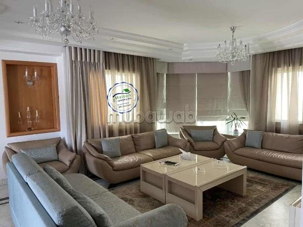 À louer un penthouse meublé moderne à Ennasr 2