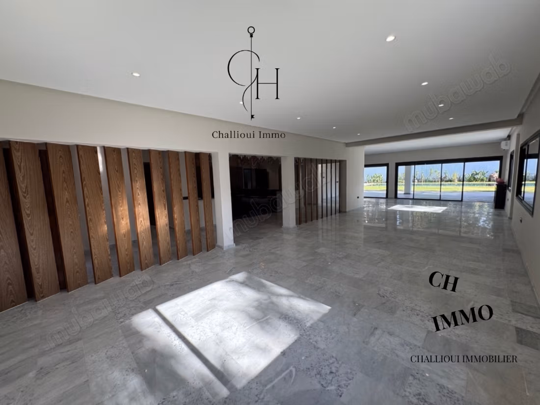 Villa de alto standing en venta en Souissi. Área total 2400 m². Terraza