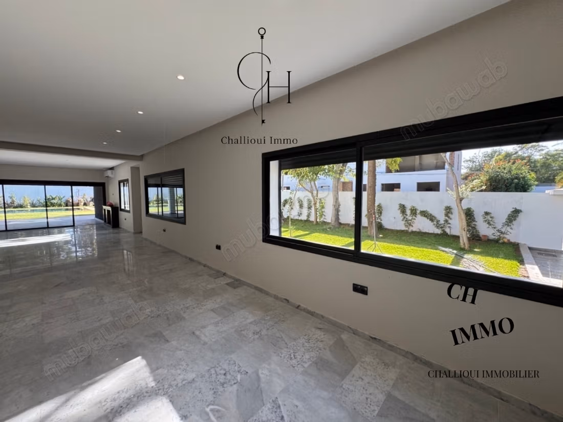 Villa de alto standing en venta en Souissi. Área total 2400 m². Terraza