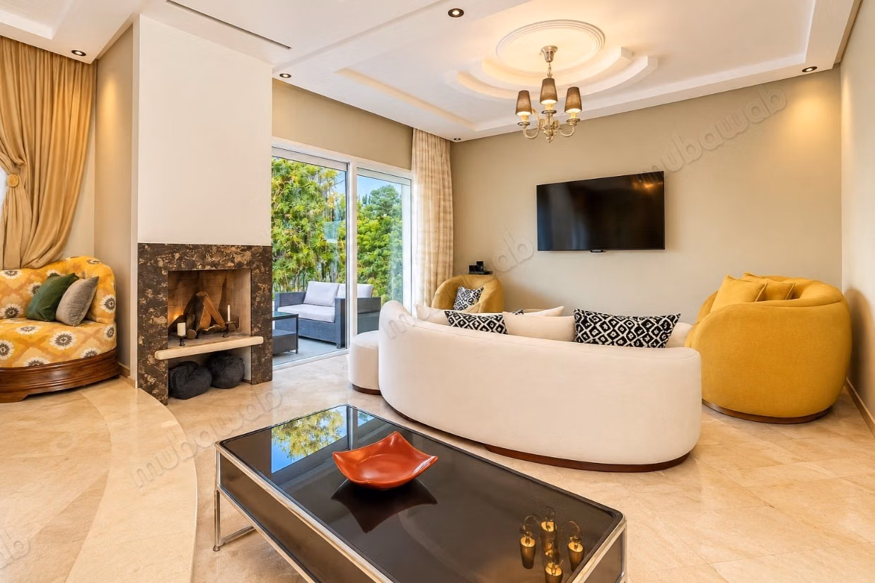 Villa's en luxe woningen om te huren. Totale oppervlakte 250 m². Tuin