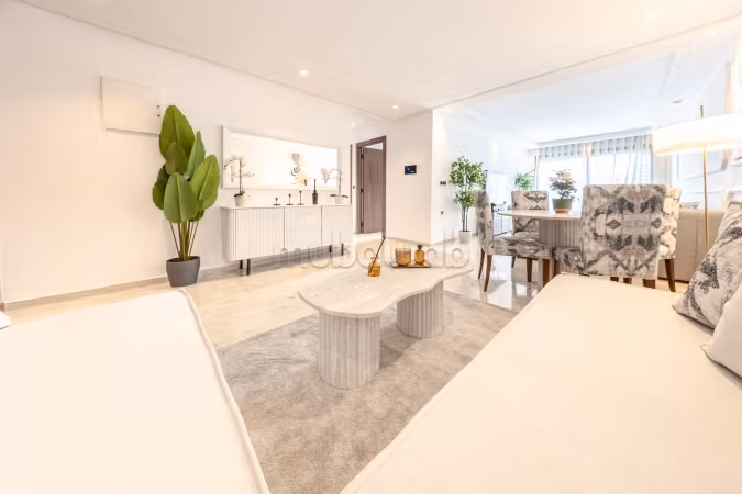 Apartment for sale in Belvédère. 4 large living areas. No Lift, Balcony