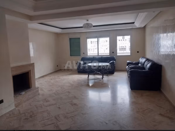 Piso en venta en Anfa. 4 habitaciones confortables. Terraza