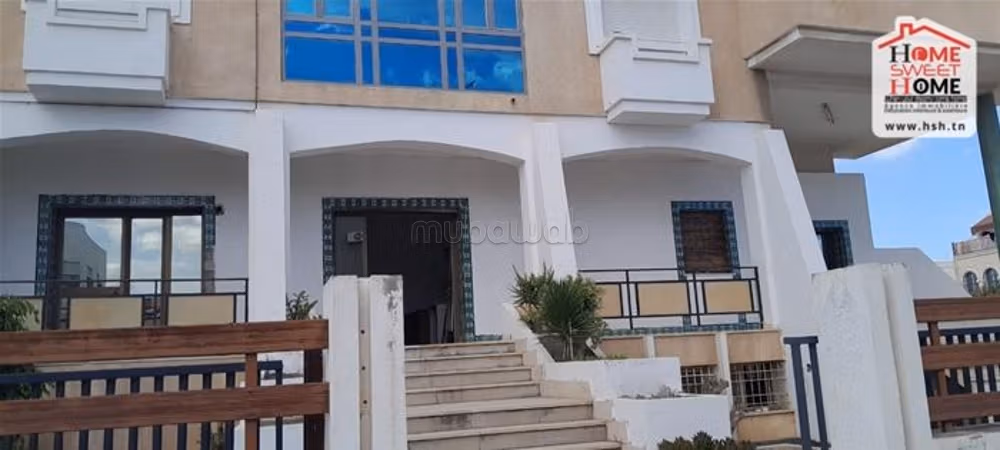 Affitta questo locale commerciale a Ezzahra. Superficie totale 400 m²