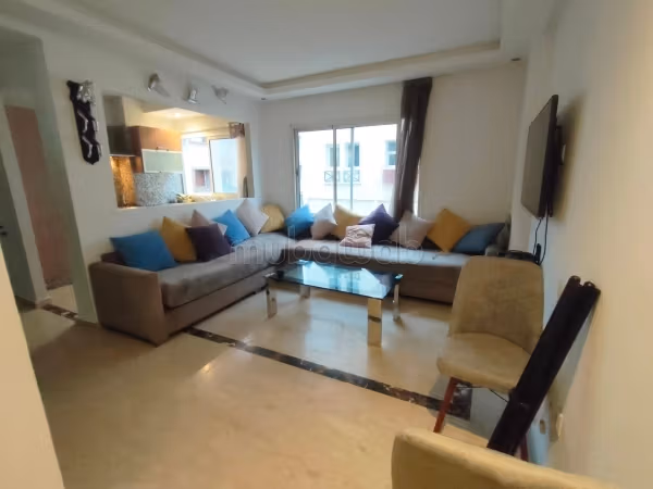 Bonito piso en alquiler en Maârif. Superficie 48 m². Con muebles