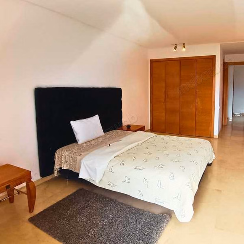 Fabulous apartment for sale in Beauséjour. 5 large living areas. Carpark and elevator