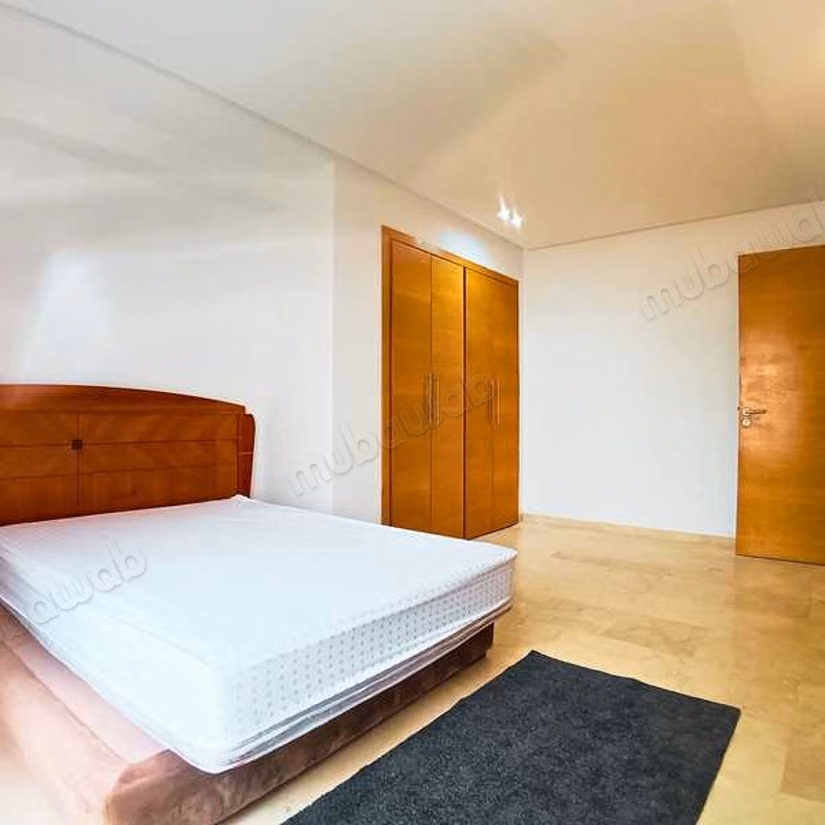 Fabulous apartment for sale in Beauséjour. 5 large living areas. Carpark and elevator