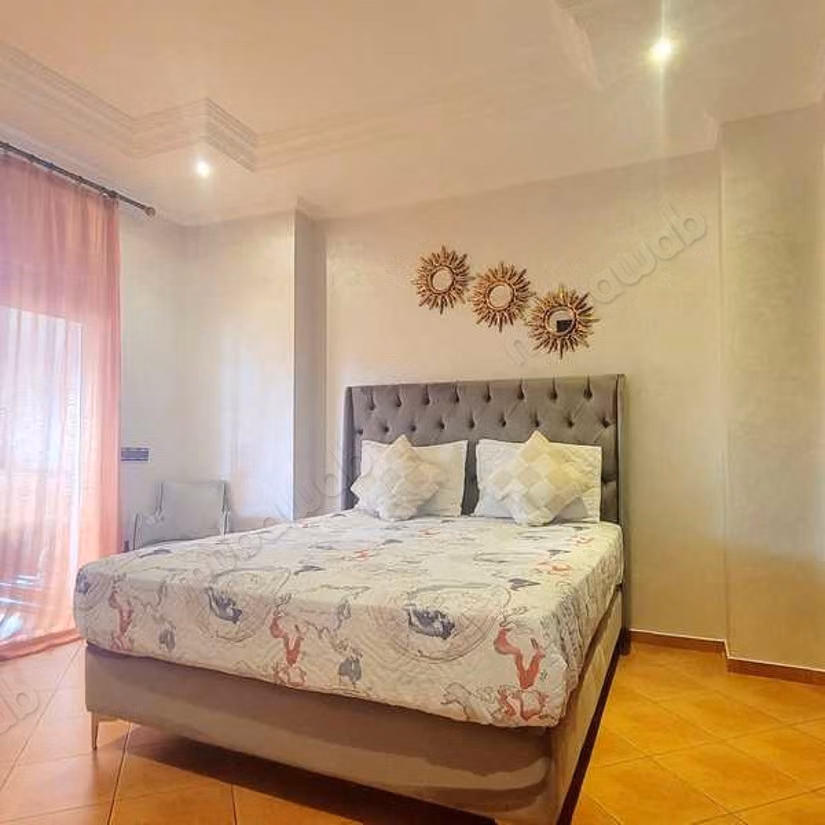 Sale of a lovely apartment in Bourgogne Ouest. 5 large living areas. Carpark and elevator