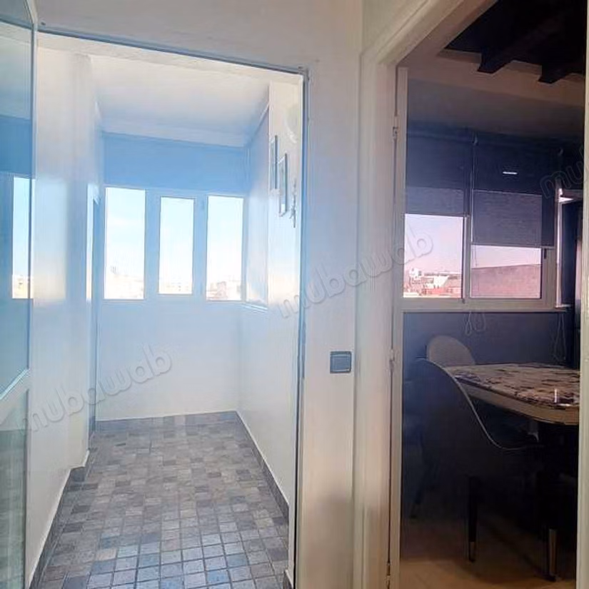 Sale of a lovely apartment in Bourgogne Ouest. 5 large living areas. Carpark and elevator
