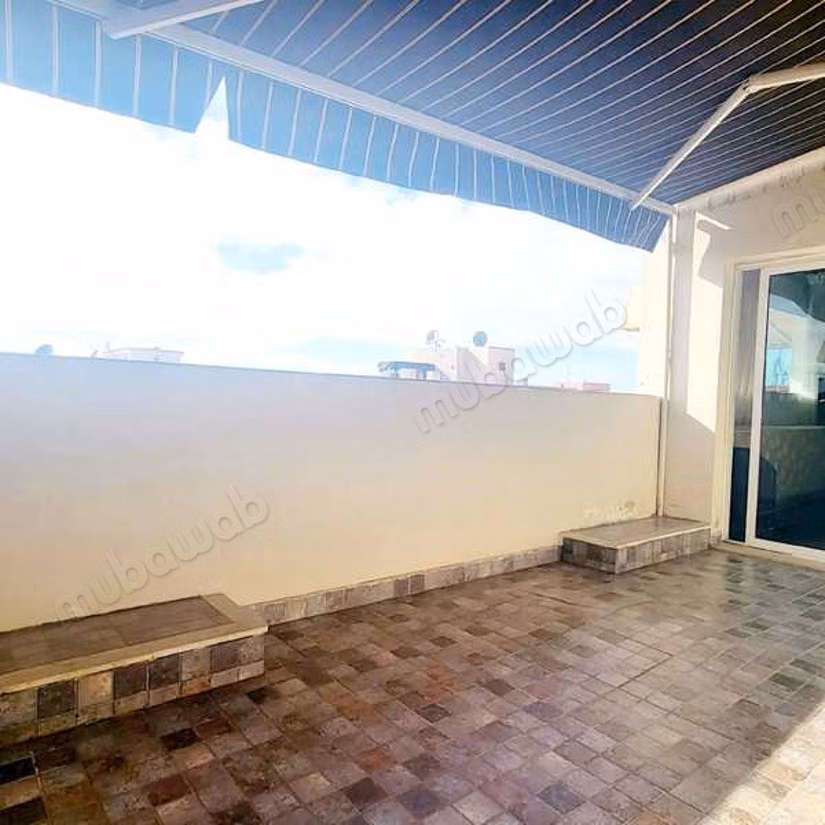 Sale of a lovely apartment in Bourgogne Ouest. 5 large living areas. Carpark and elevator