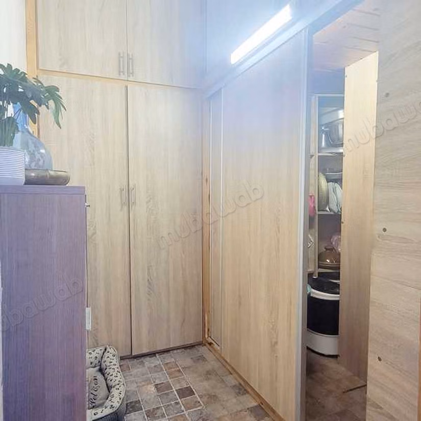 Sale of a lovely apartment in Bourgogne Ouest. 5 large living areas. Carpark and elevator