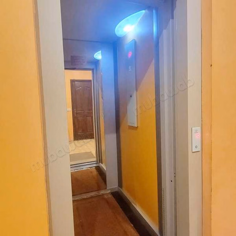 Sale of a lovely apartment in Bourgogne Ouest. 5 large living areas. Carpark and elevator
