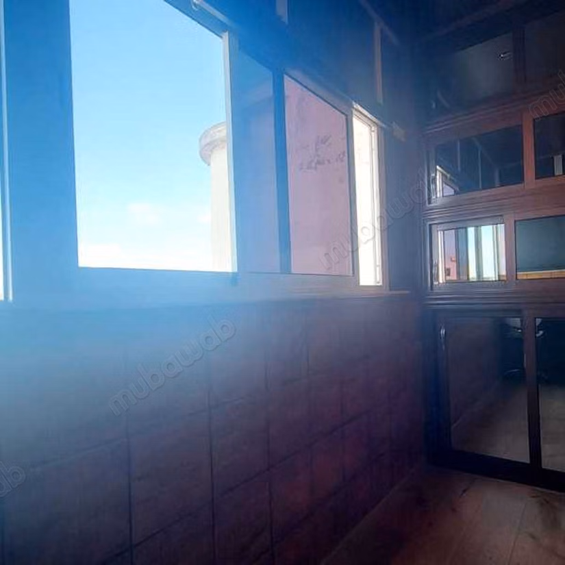 Sale of a lovely apartment in Bourgogne Ouest. 5 large living areas. Carpark and elevator