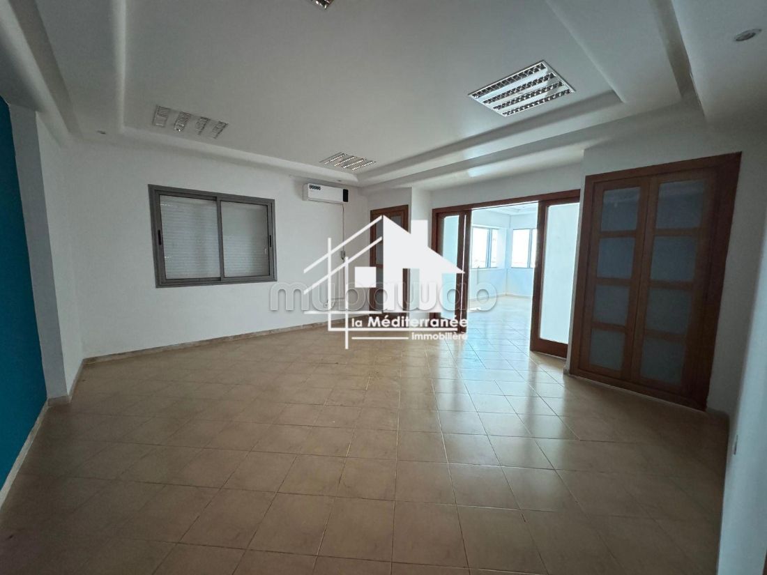 Bureau H3 aux berges du lac 2