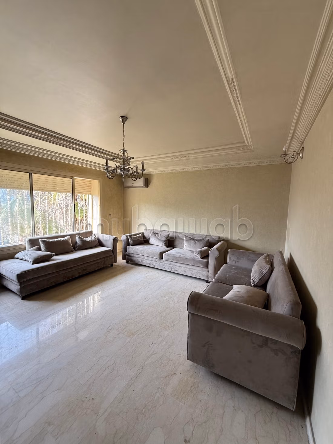 Villa 1000m² en location à HARHOURA
