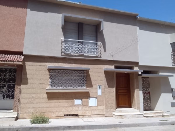 Charmante maison a étage