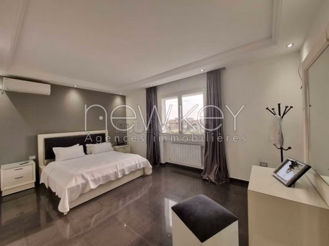 Etage de villa meublé S2 à Gammarth