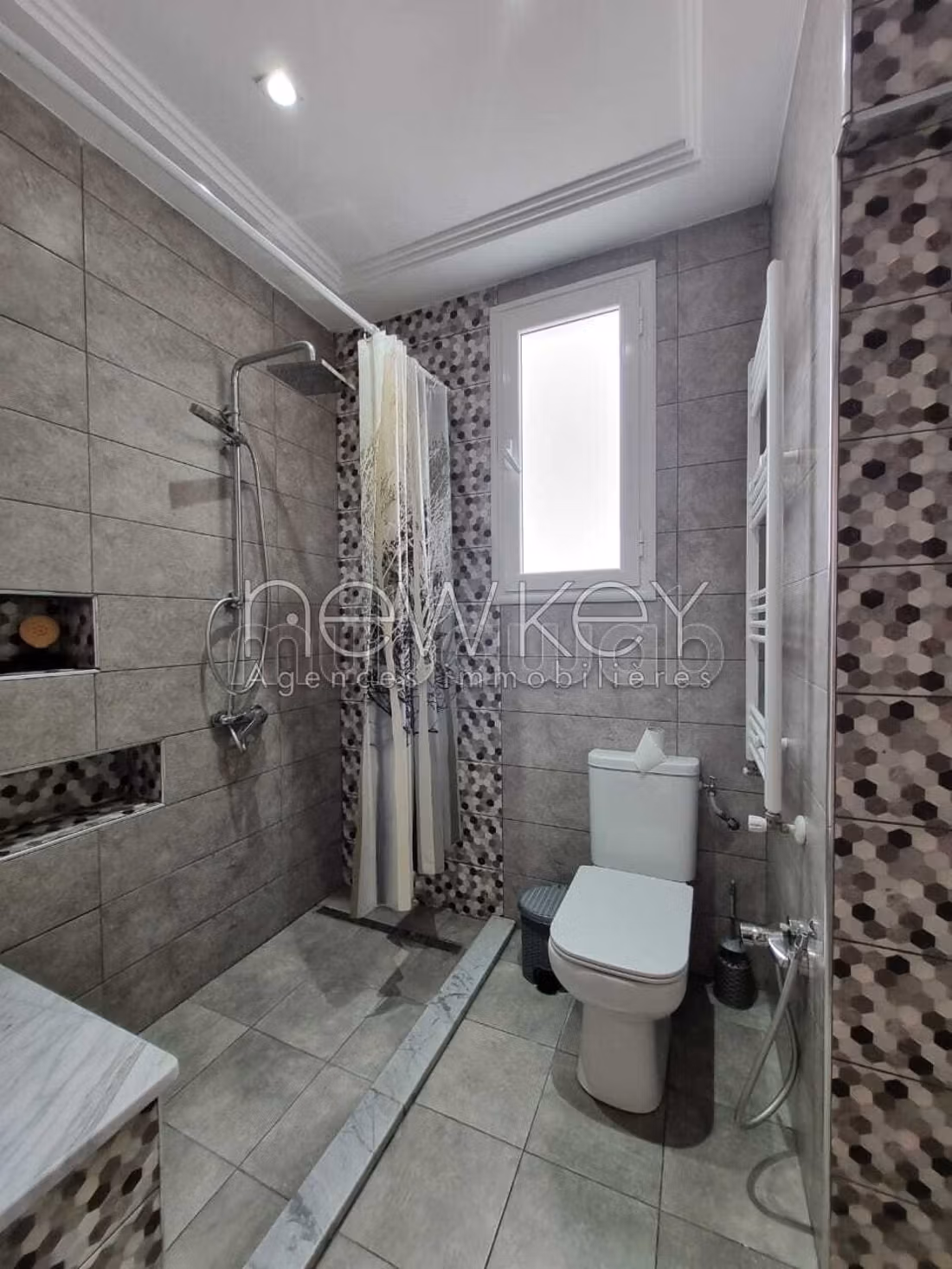 Etage de villa meublé S2 à Gammarth