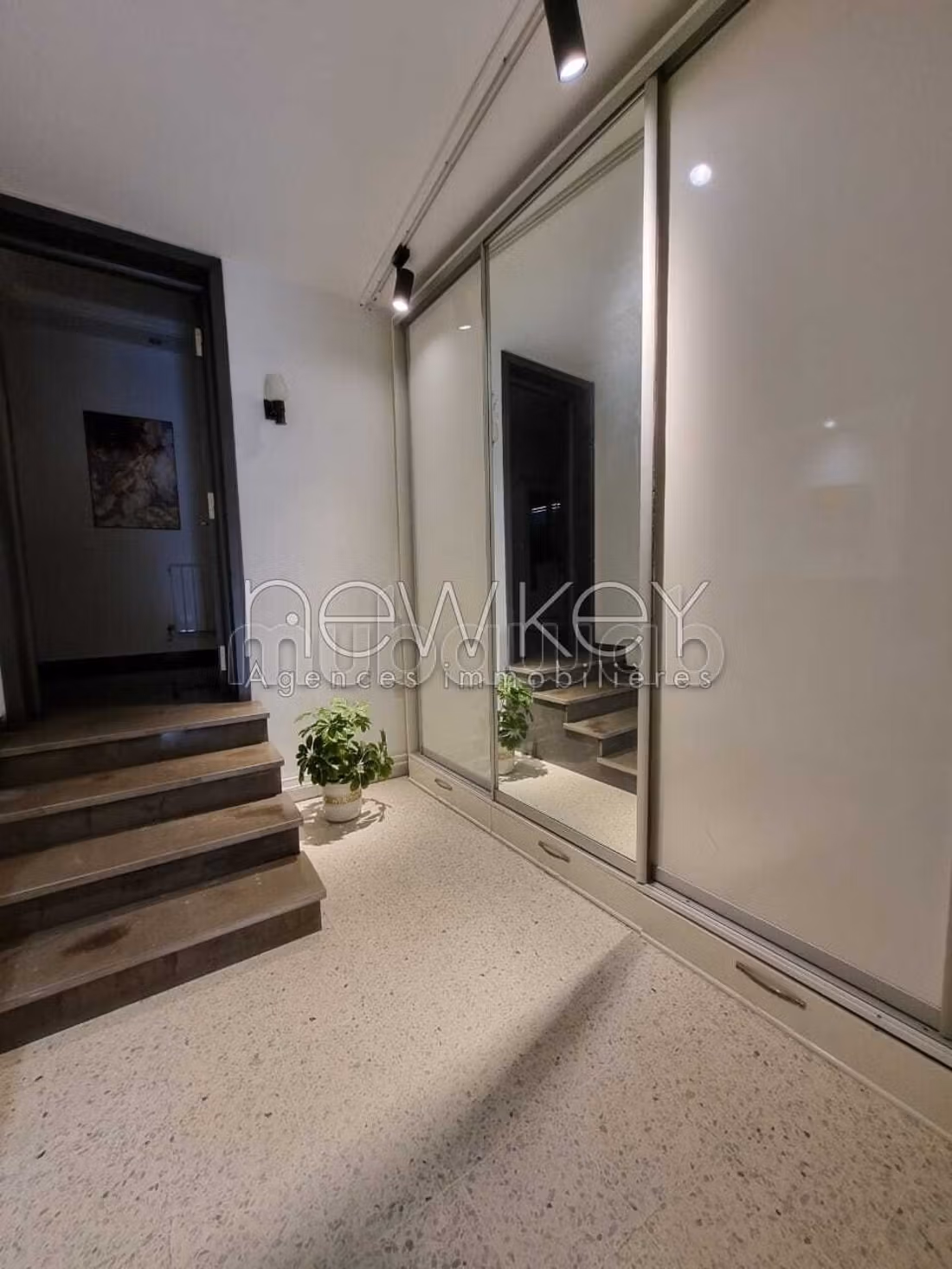Etage de villa meublé S2 à Gammarth