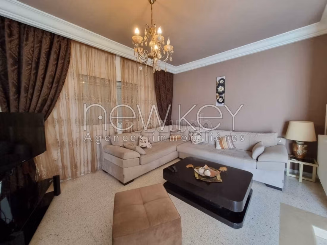 Etage de villa meublé S2 à Gammarth