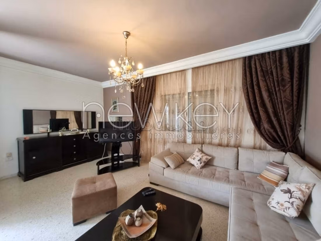 Etage de villa meublé S2 à Gammarth