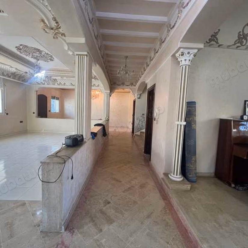 Villa à Vendre de 323.0 m² à Casablanca, Al Osra