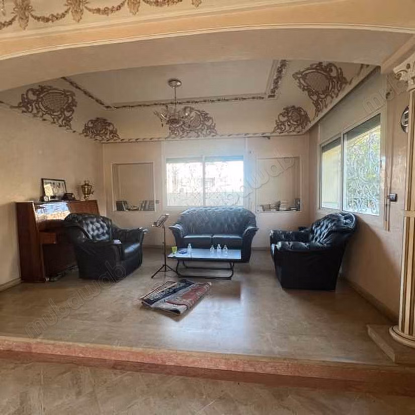 Villa à Vendre de 323.0 m² à Casablanca, Al Osra