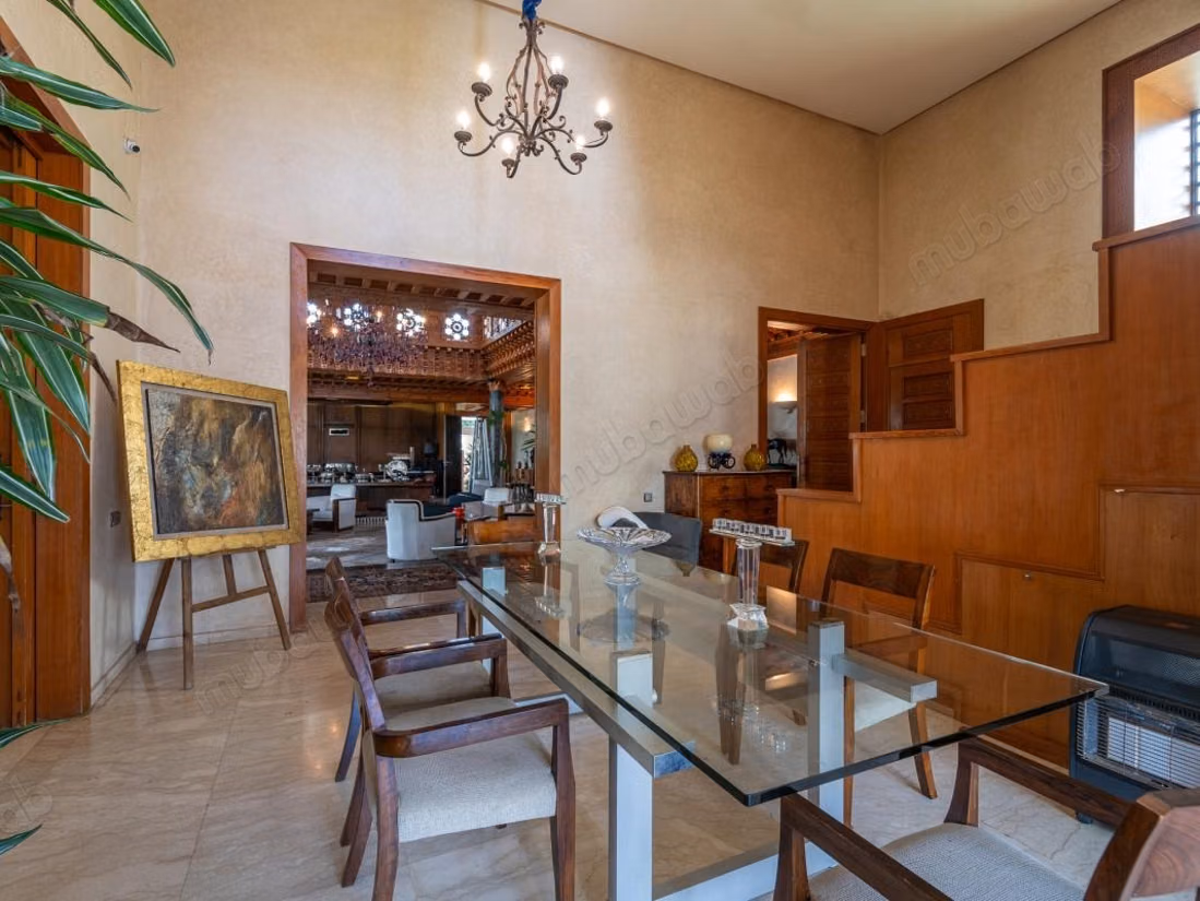 Maison de luxe à louer à Souissi. 4 pièces confortables. Meublé