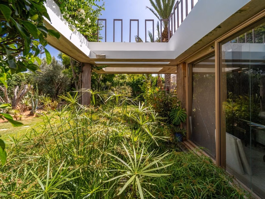 Maison de luxe à louer à Souissi. 4 pièces confortables. Meublé