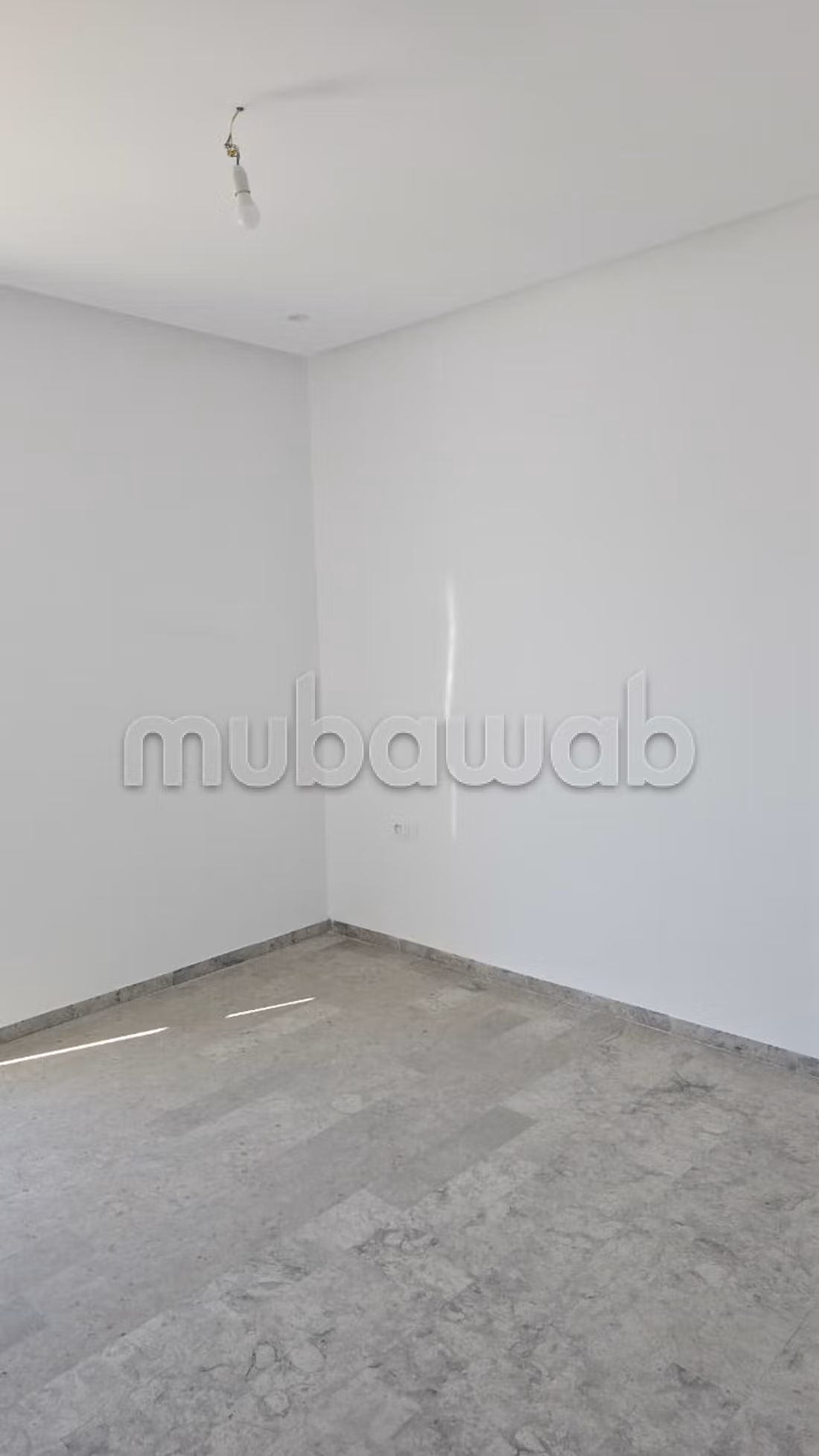 Apartment for rent in Ain Zaghouan Nord. 3 comfortable rooms. Secured door, Enclosed residence
