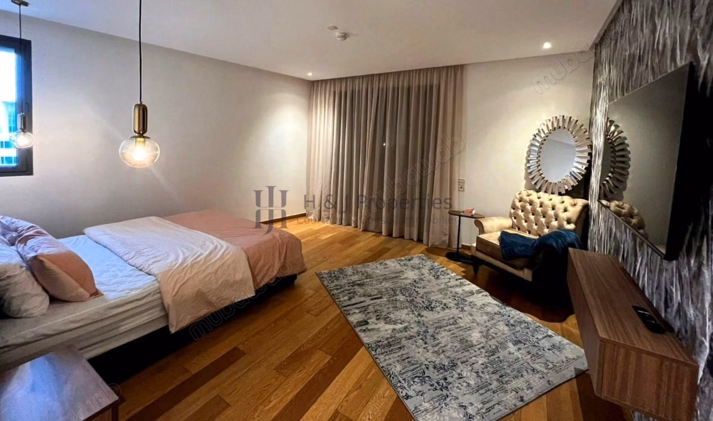 Apartment for rent in Casablanca Marina. 4 large living areas. Attic