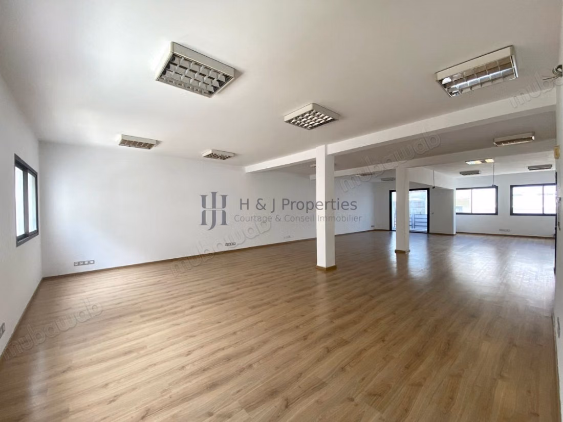 Bureau aménagé de 150m²