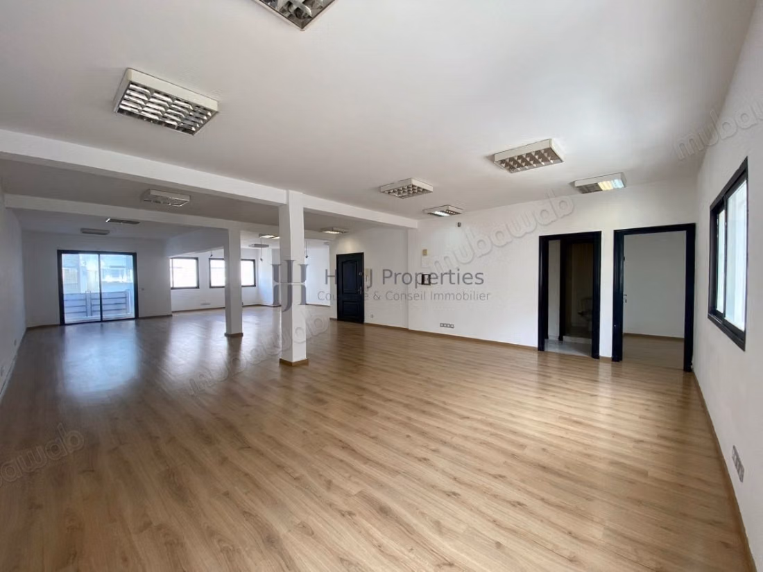 Bureau aménagé de 150m²
