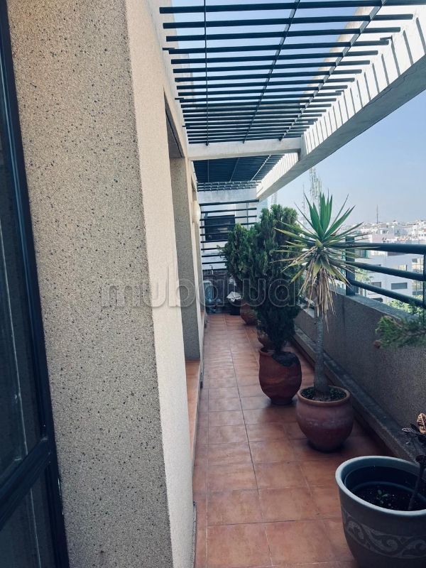 Mahaj Riad Bureau aménagé au 4ème étage à vendre