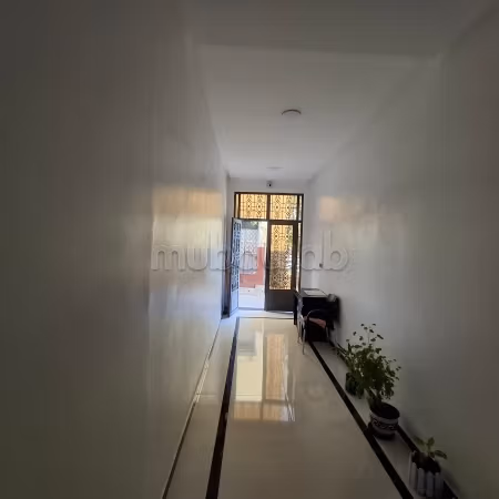 Kantoorruimte om te huren in Centre. Totale oppervlakte 65 m². Beveiligingssyeem en verstevigde deur
