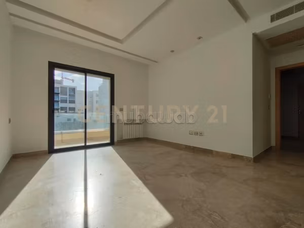 Affitta il tuo appartamento a Les Jardins de Carthage. Superficie totale 187 m². Finestre con doppi vetri e riscaldamento