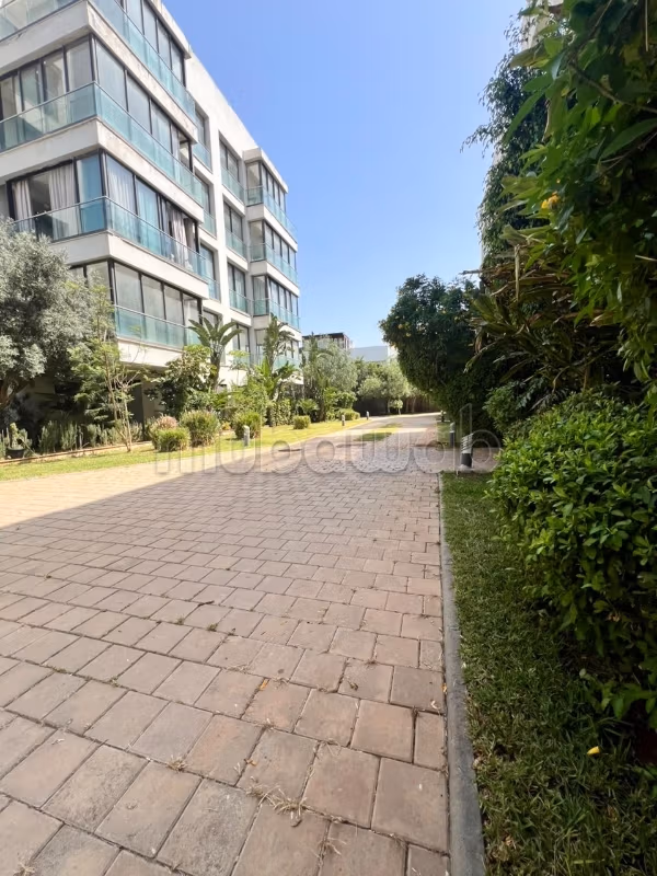 Beautiful apartment for sale in Ain Diab. 4 large living areas. Terrace and lift